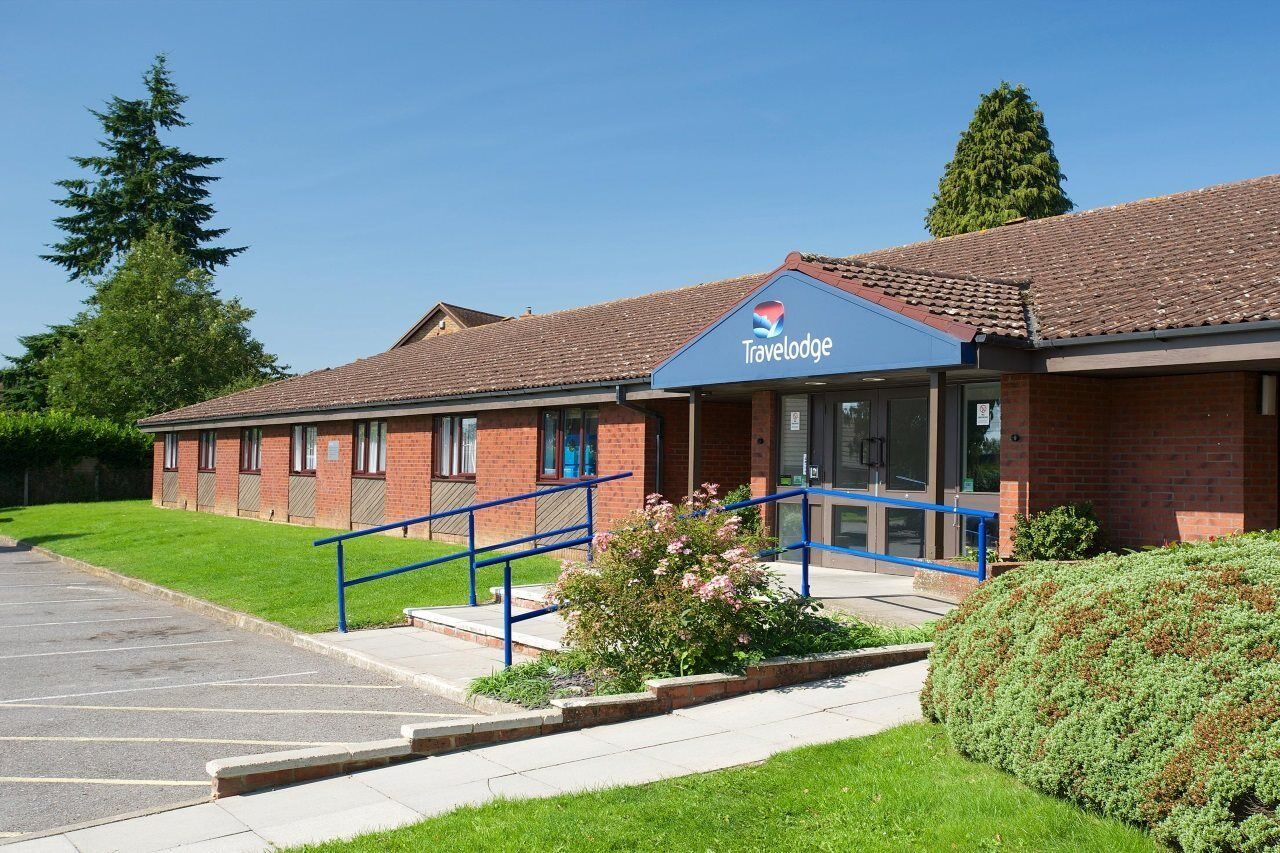 Travelodge Alton Four Marks Exterior foto